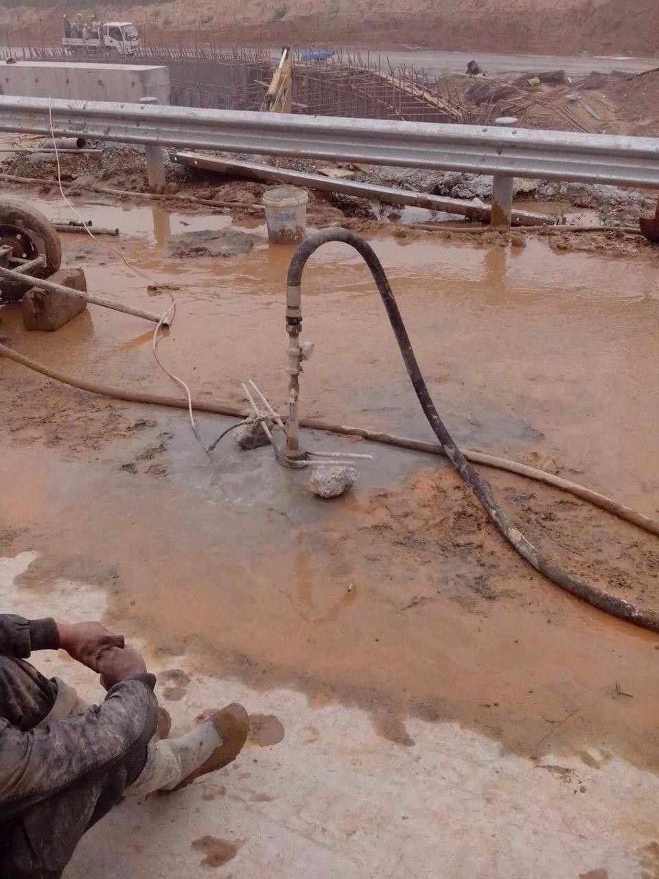 鹿邑路基压密注浆